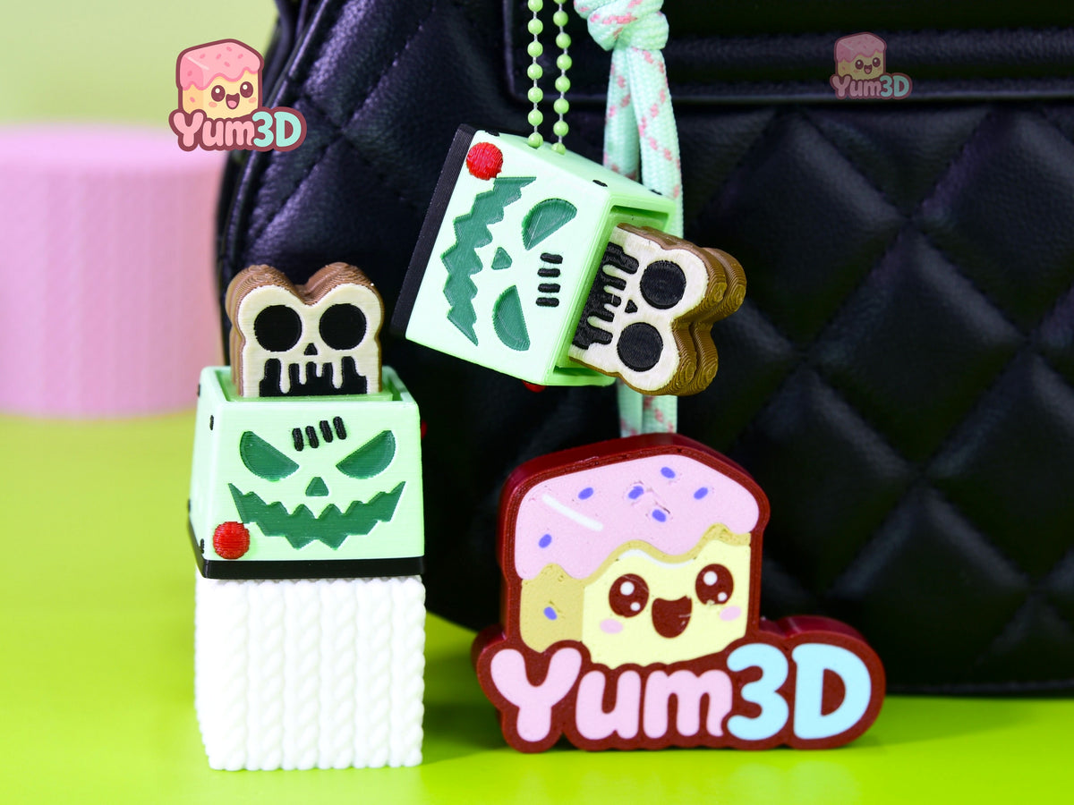 Yum3D-Spooky Toast Bites Fidget Led Clicker Keychain_06.jpg