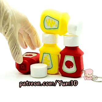 Yum3D-Ketchup and Mustard Fidget Clicker Keychain_11.gif