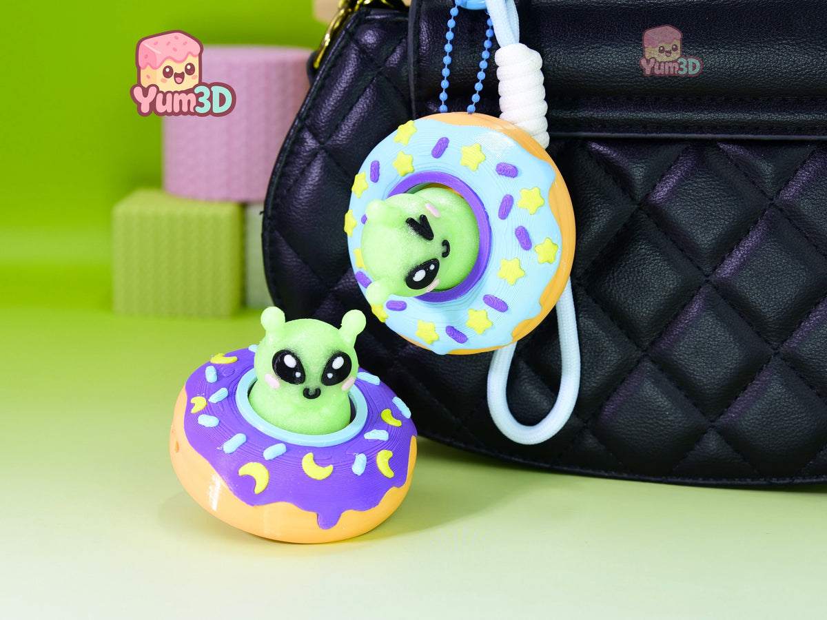 Yum3D-Alien Donut Buddies Fidget Led Clicker Keychain_05.jpg