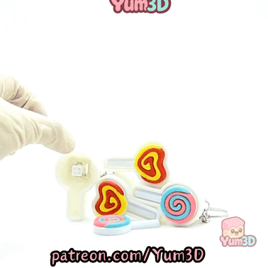 Yum3D-Spring Lollipop Charm Set of Clicker Keychains_11.gif