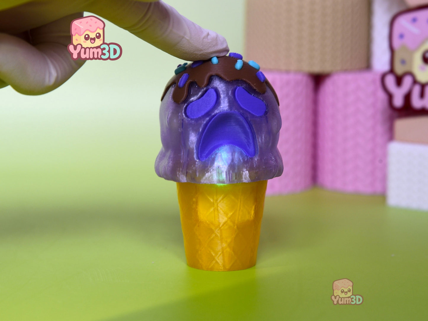 Yum3D-Halloween Melty Ice Scream Fidget Led Clicker Keychain_04.jpg