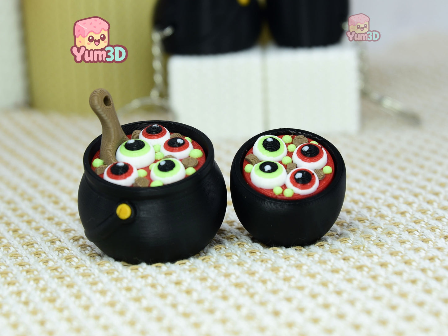 Yum3D-Spooky Eyeball Soup Set of Clicker Keychains_03.jpg