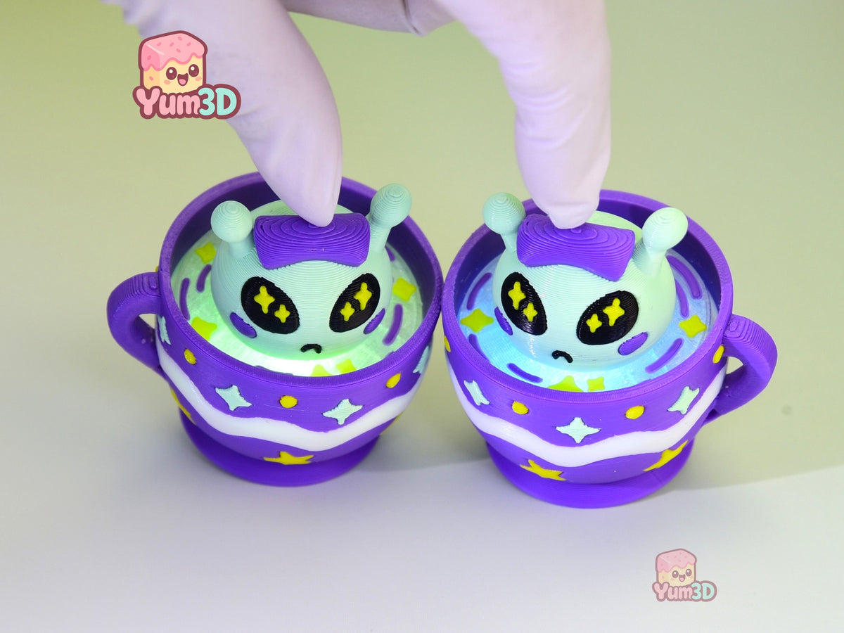 Yum3D-Alien Space Teacup Fidget Led Clicker Keychain_04.jpg