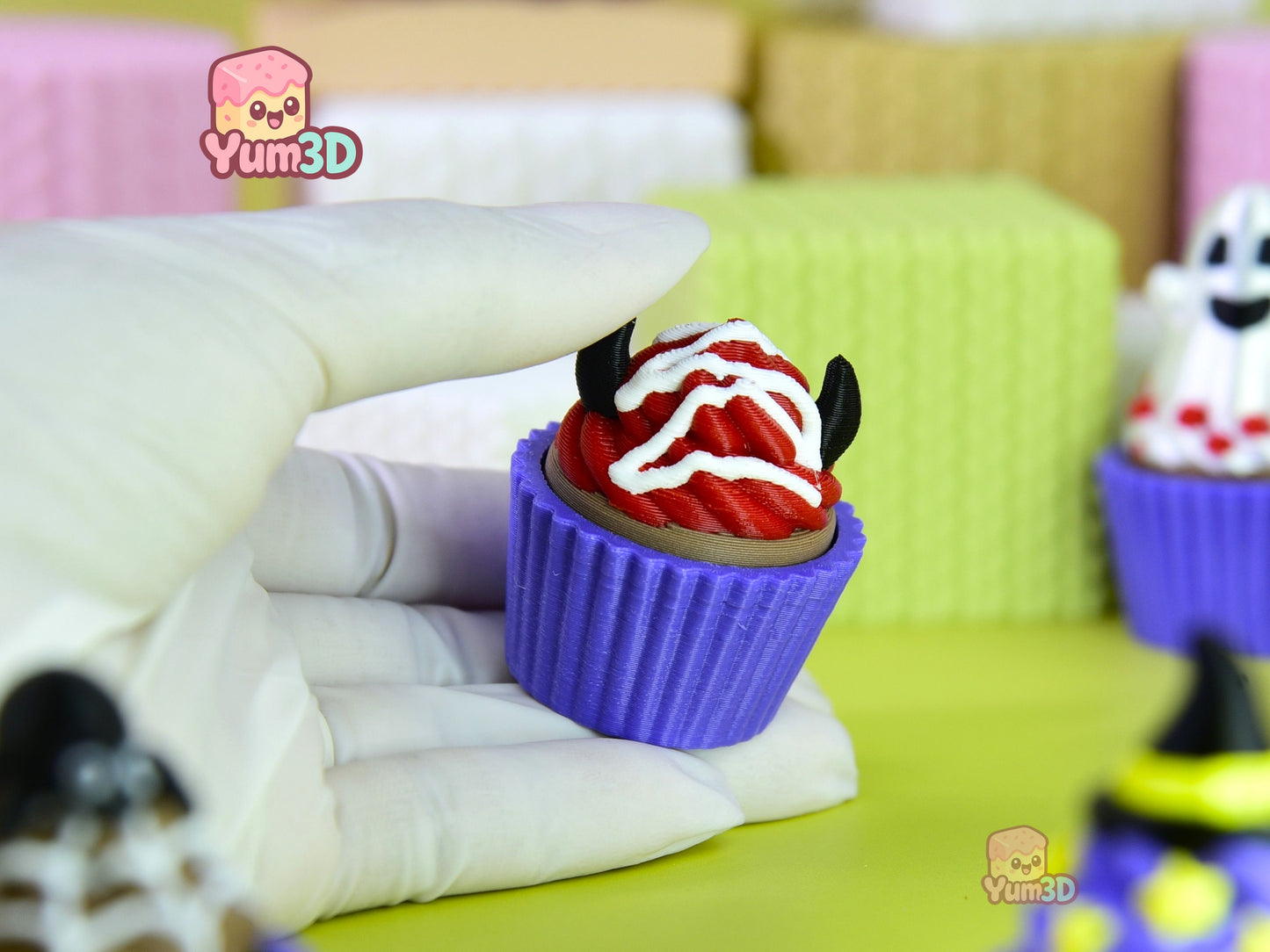 Yum3D-Spooky Sweet Cupcake Set of Clicker Keychains_05.jpg