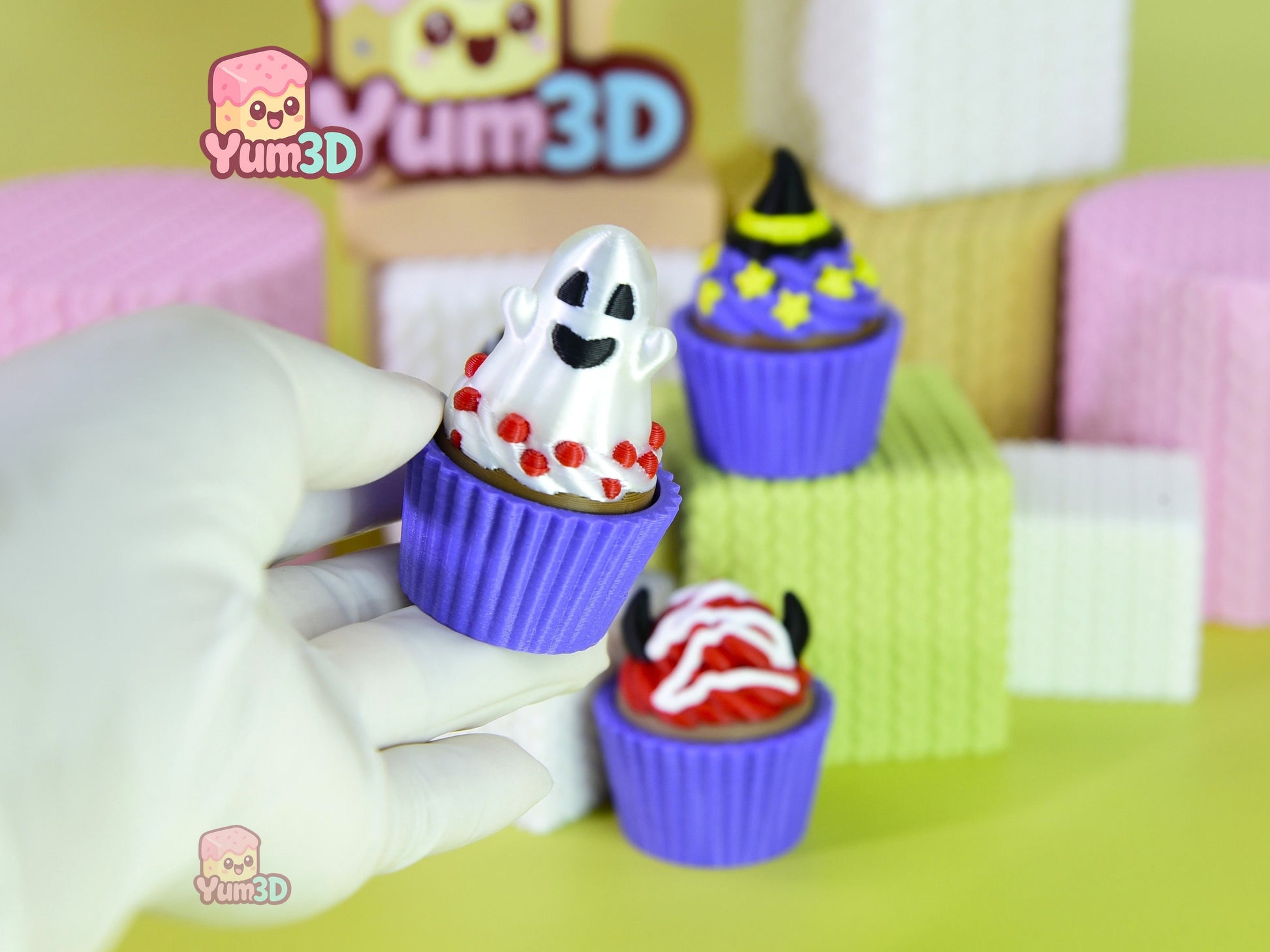 Yum3D-Spooky Sweet Cupcake Set of Clicker Keychains_02.jpg