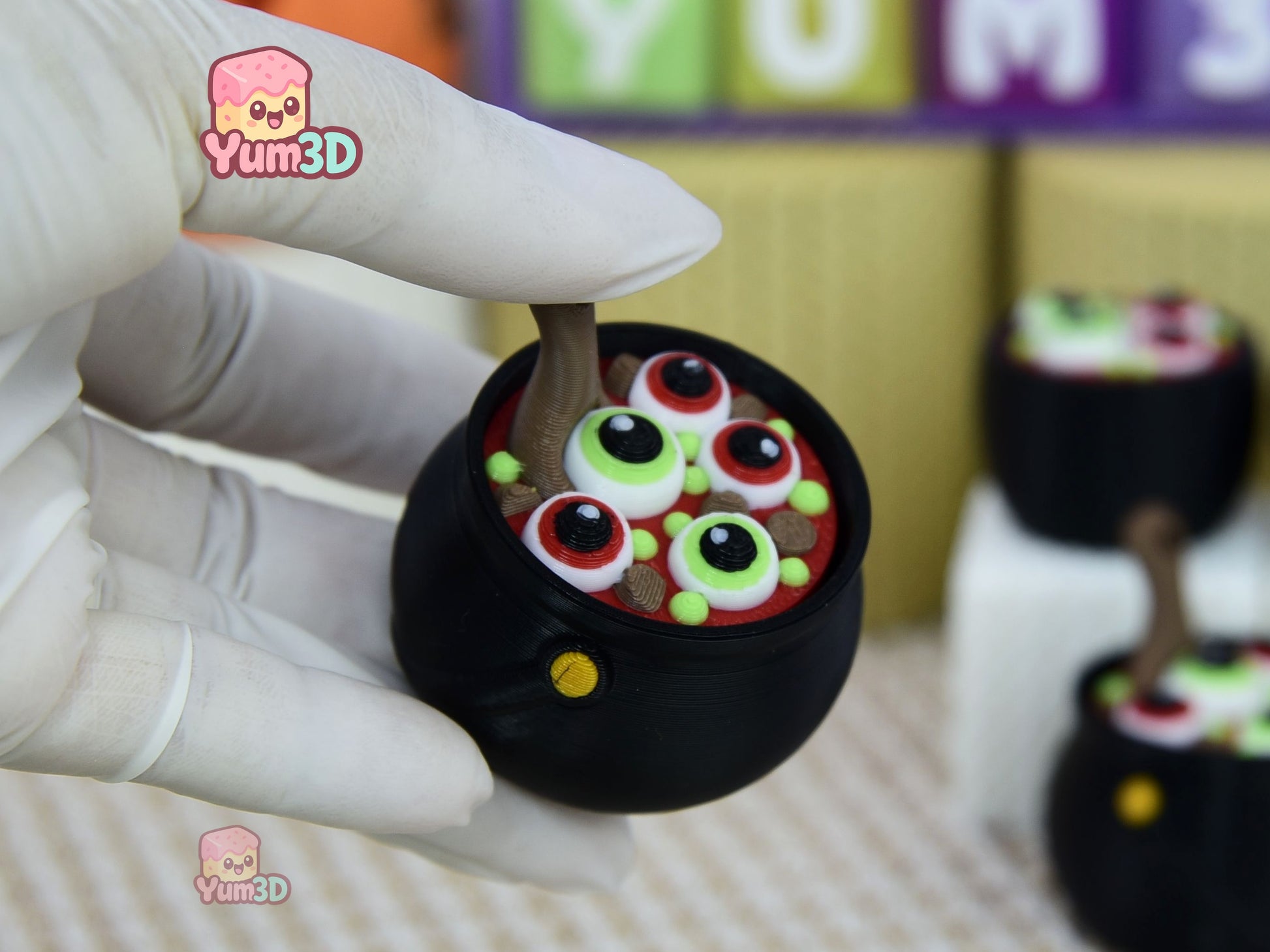 Yum3D-Spooky Eyeball Soup Set of Clicker Keychains_02.jpg
