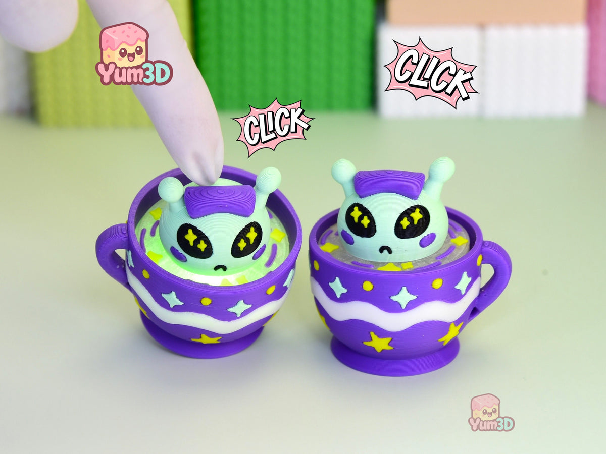 Yum3D-Alien Space Teacup Fidget Led Clicker Keychain_01.jpg