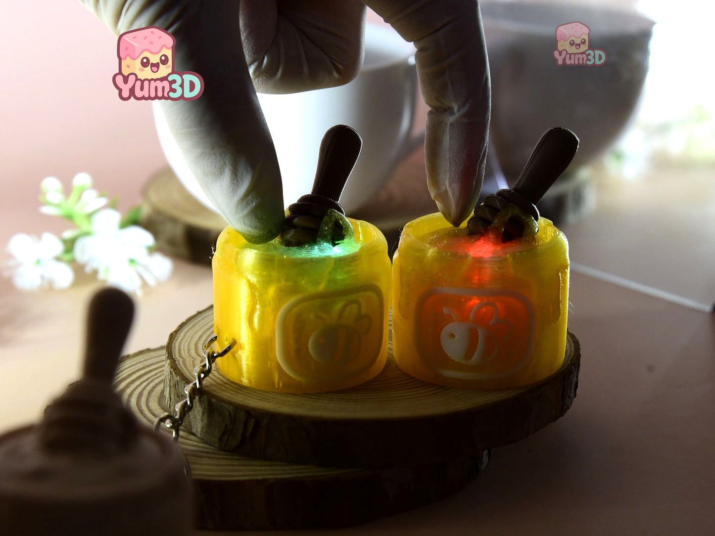Yum3D-Sweet Honey Jar Fidget Led Clicker Keychain_07.jpg